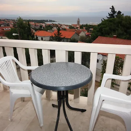 5670a Apartment Supetar