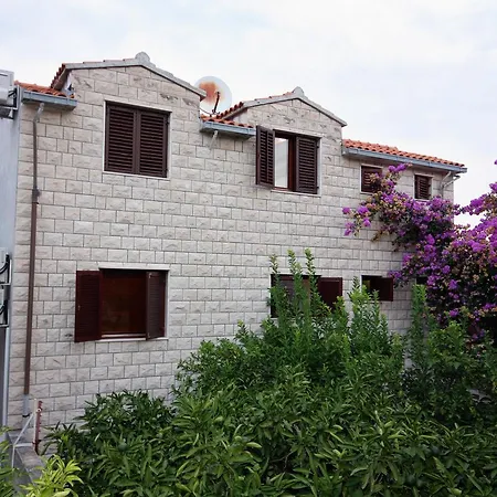 Apartment 5670a