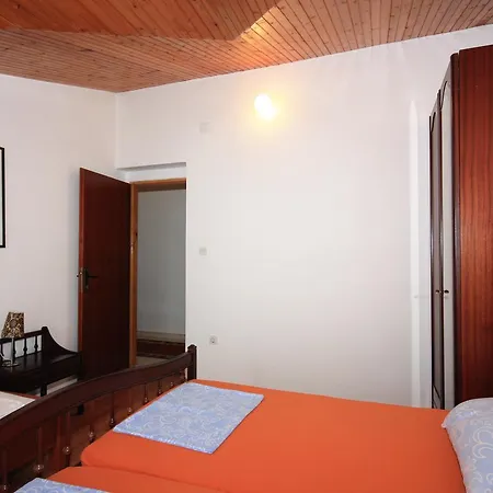 5670a Apartment
