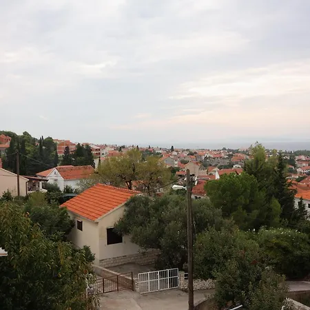 5670a Apartment Supetar